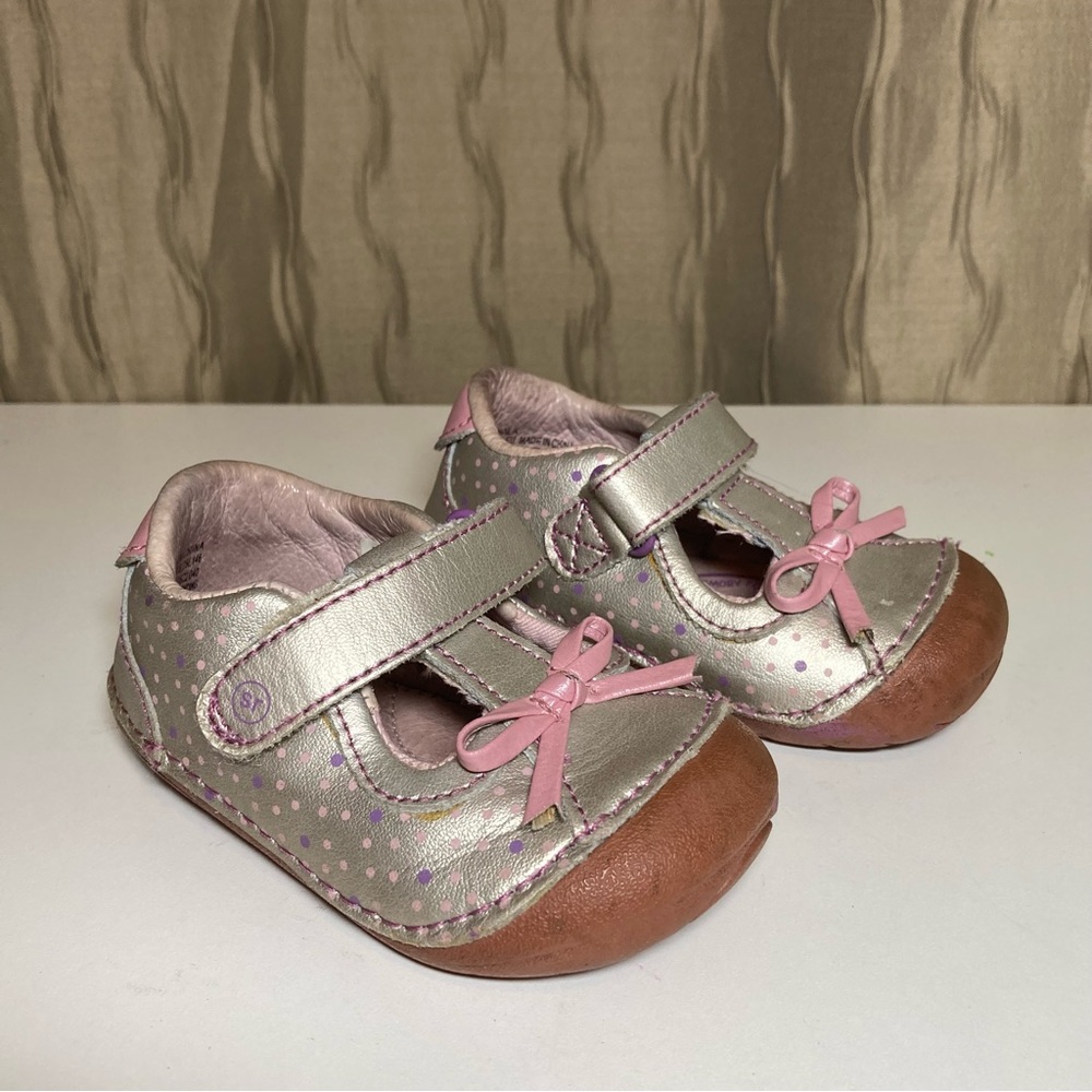 🌺 Stride Rite Baby Girl's 4 W Mary Jane T Strap Bow Sparkle